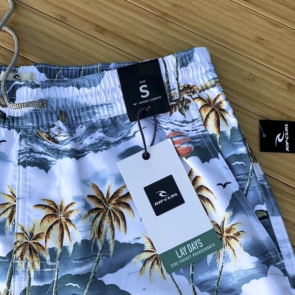 🔹RIP CURL-  DREAMERS VOLLY SHORTS🔹 - Picture 3 of 10